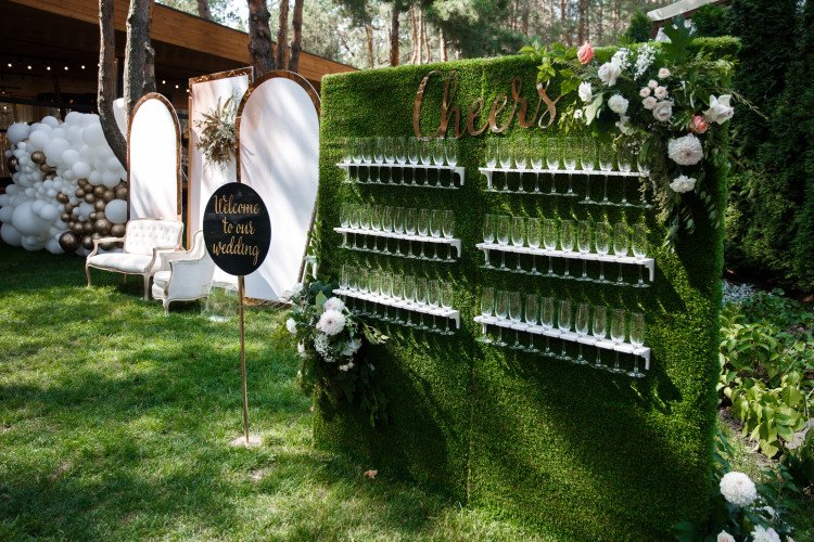 Grass Champagne Wall Backdrop Display